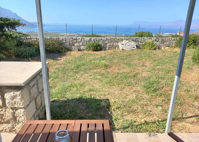Cozy Secluded Studio With Panoramic View